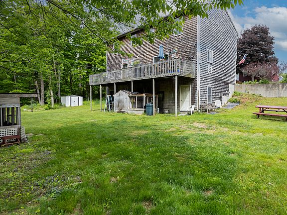 5th image of 165 Laurel Ridge Ave