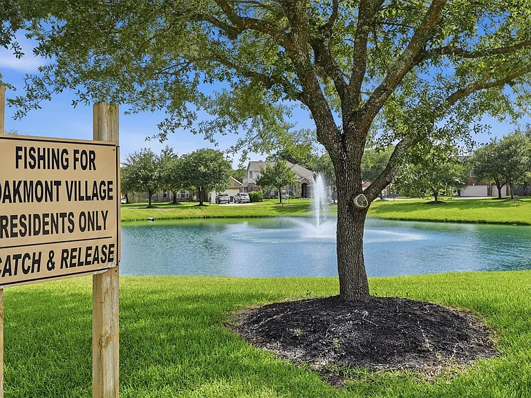 25203 Oak Villa Dr — Photo 45