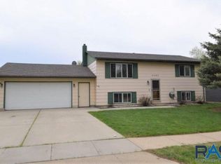 4205 E 28th St, Sioux Falls, SD 57103