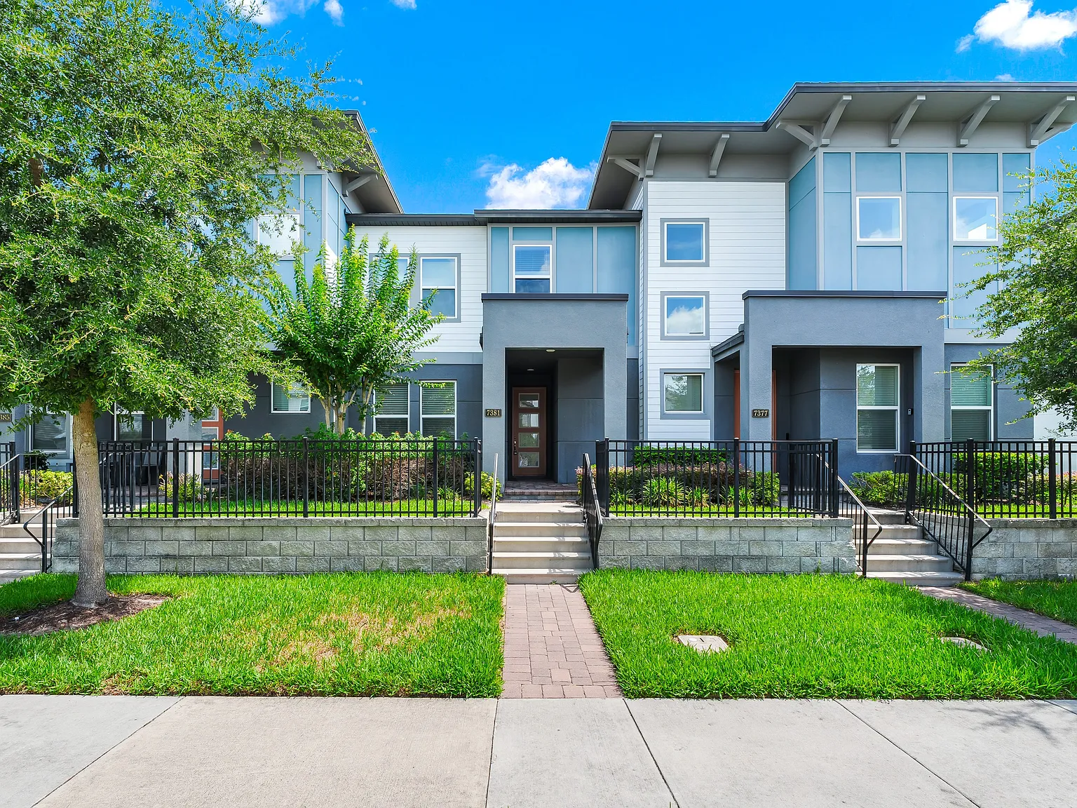 3 bed, 2.5 bath, 1789 sqft, $2,990 — Photo 2
