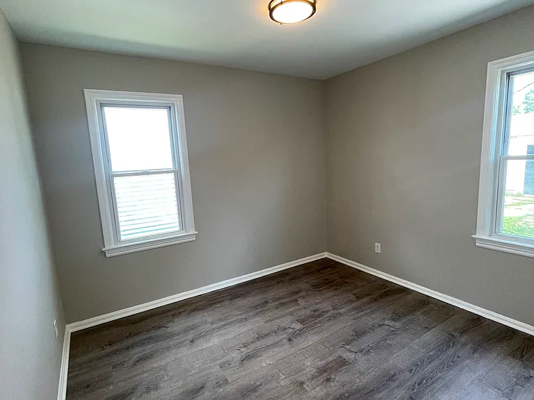 2910 Brookdale Ave — Photo 5