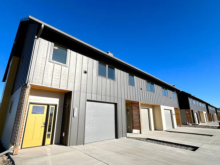 2314 Shorthorn Ave — Photo 3