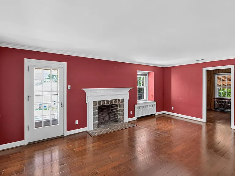 1512 Wilson St — Photo 12