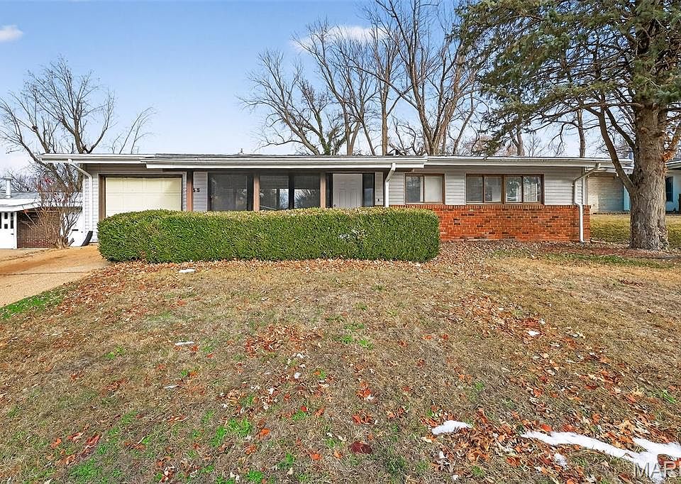 1st image of 3135 Durwood Dr