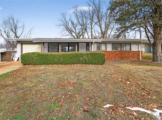 3135 Durwood Dr, Florissant, MO 63033