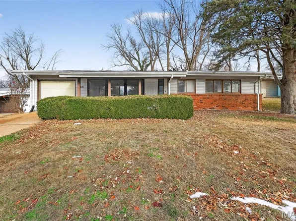 3135 Durwood Dr, Florissant, MO 63033