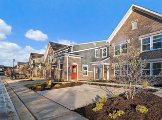 592 Foxhill Dr, Crescent Springs, KY 41017