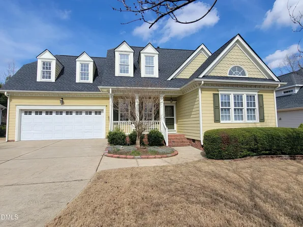 1347 Stone Lion Dr, Fuquay Varina, NC 27526