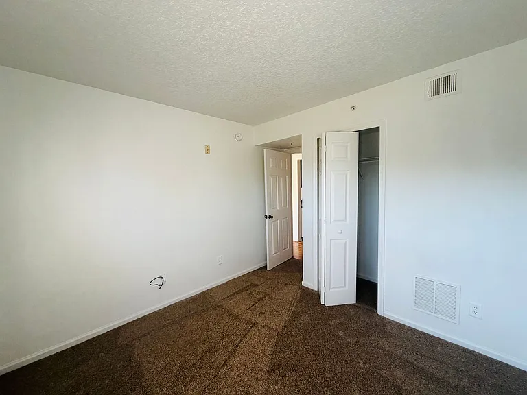 1114 S Pine Ridge Cir #D1 — Photo 5