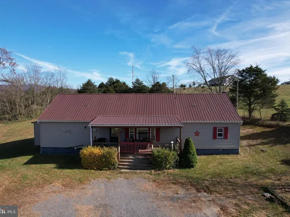 1726 Hogueland Ln, Maysville, WV 26833