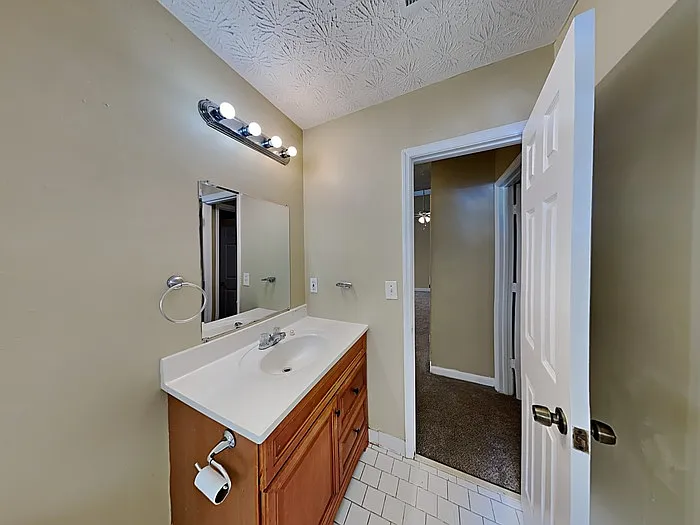 97 Royce Dr — Photo 16