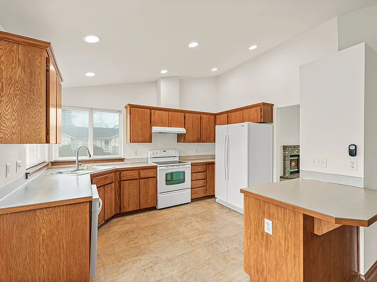 1224 143rd St E — Photo 12