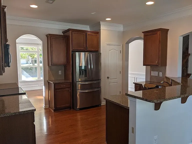 3409 Bidwell Ave — Photo 11