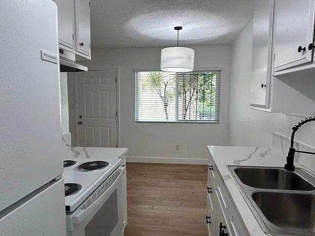 dinette and kitchen area