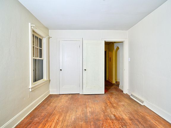 5th image of 570 Laverne St