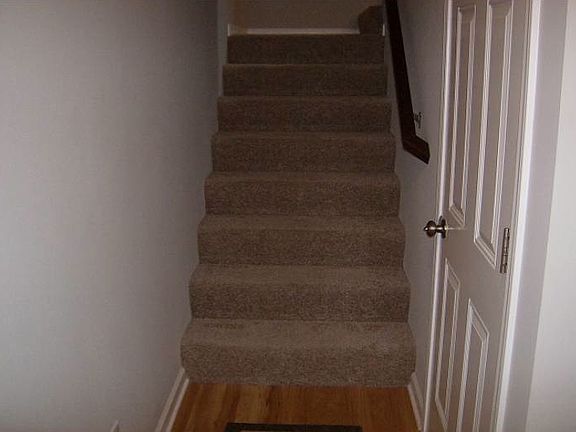4th image of 1057 Jade Dr