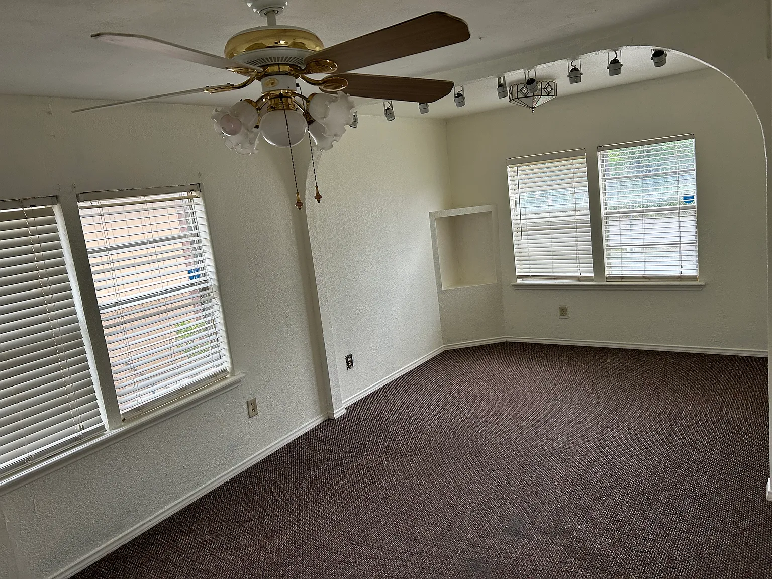 3 bed, 1000 sqft, $1,175 — Photo 4