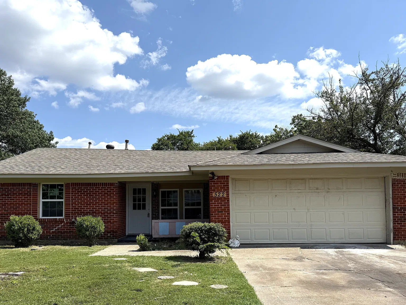3 bed, 1223 sqft, $2,050 — Photo 1