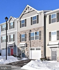 112 Van Fleet Cir, Pottstown, PA, 19464