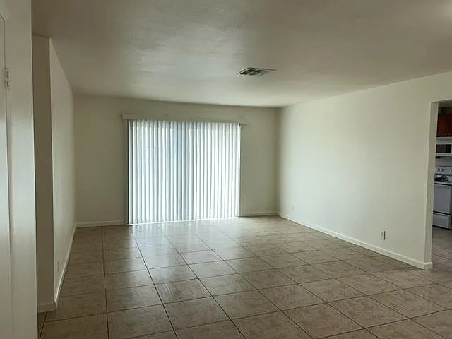 4060 Oakhill Ave — Photo 4