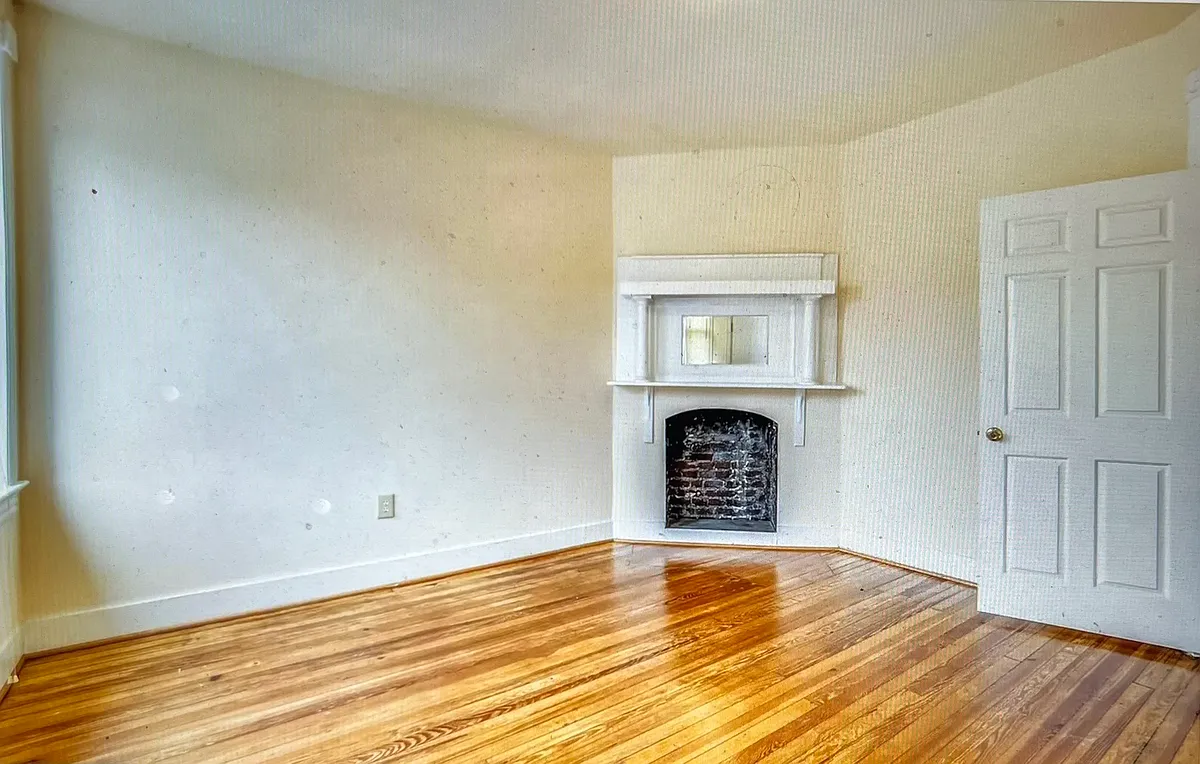 Building Photo - 620 4th St NE