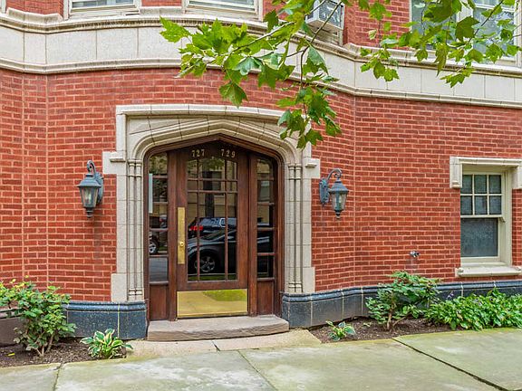 2nd image of 729 Erie St APT 1F