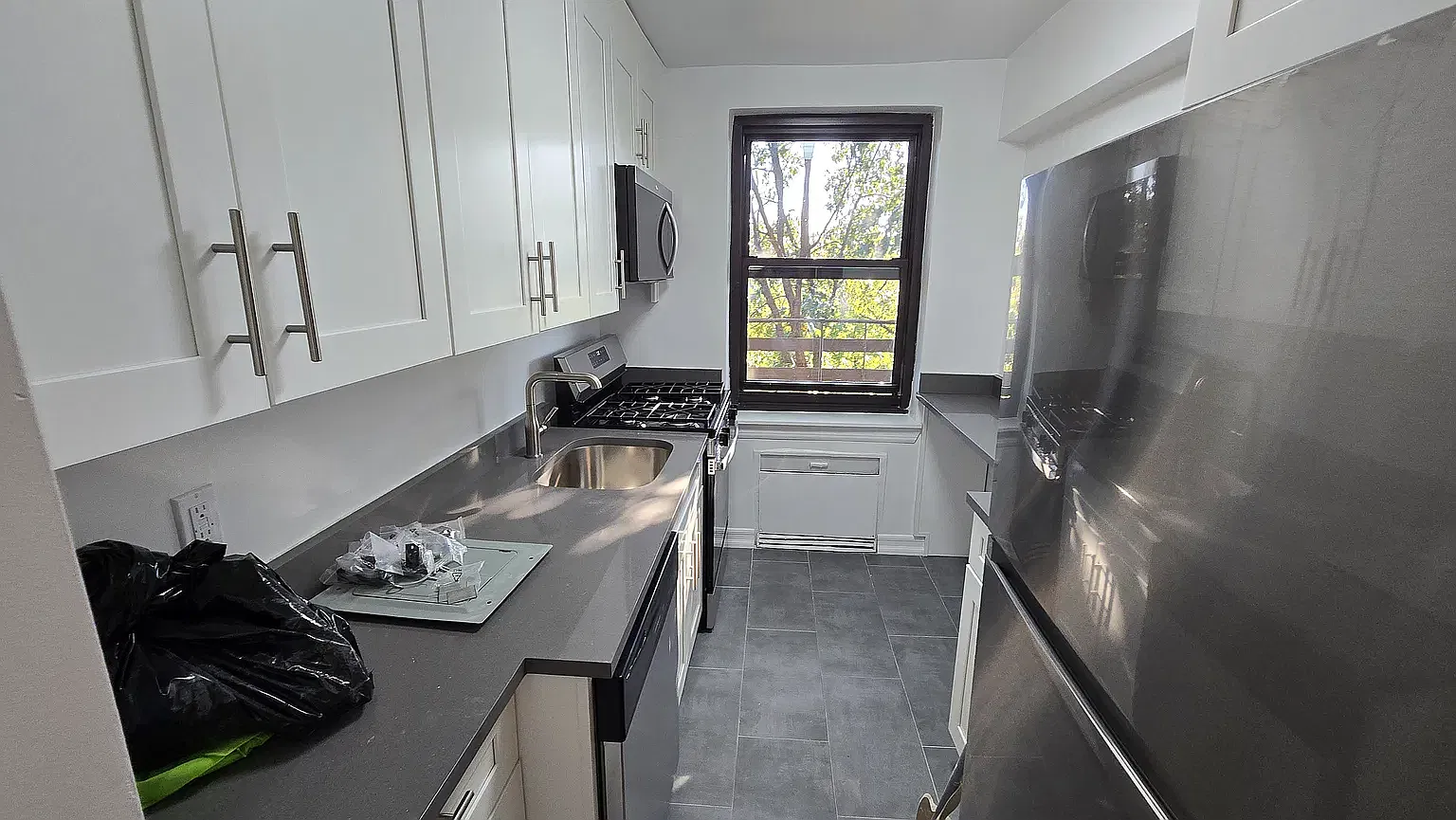 211-01 75th Avenue — Photo 3