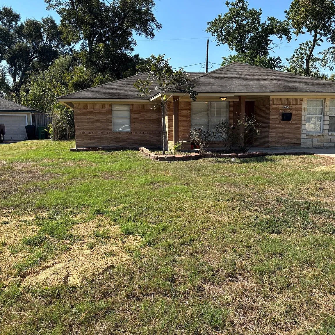 3 bed, 1.0 bath, 1481 sqft, $1,795 — Photo 1