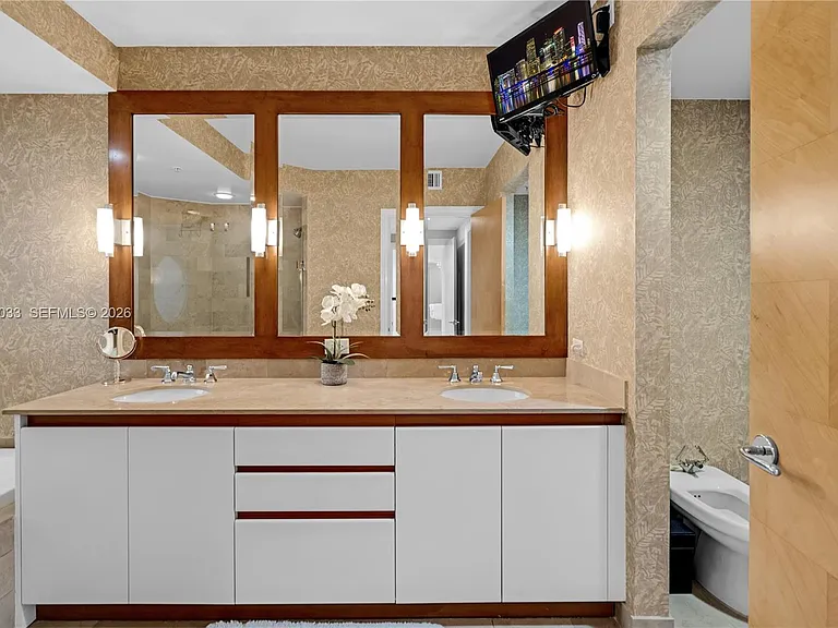 1500 Ocean Dr #704 — Photo 21