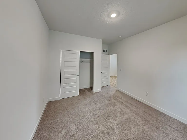 842 Holmdale Dr — Photo 12