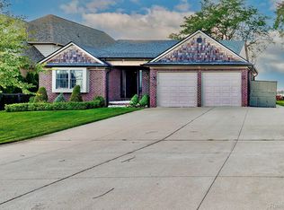38487 Huron Pointe Dr, Harrison Township, MI