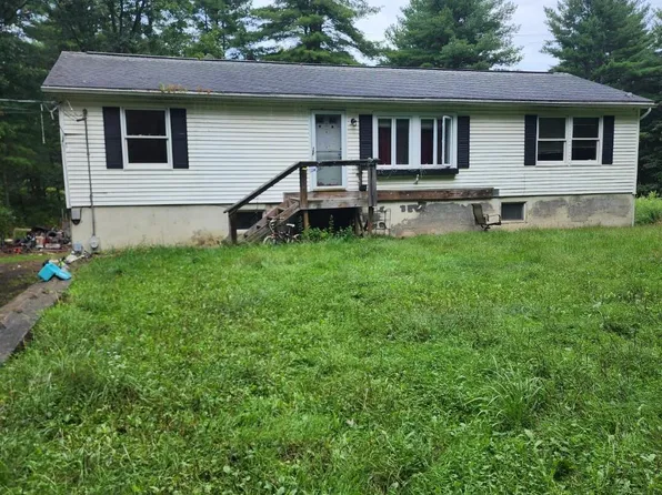 102 White Rd, Blooming Grove, PA 18428