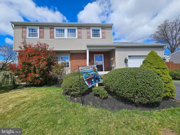 212 N Harrison Ave, Edgewater Park, NJ 08010