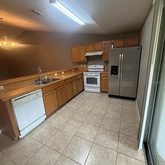 49 Providence Ln #B — Photo 5
