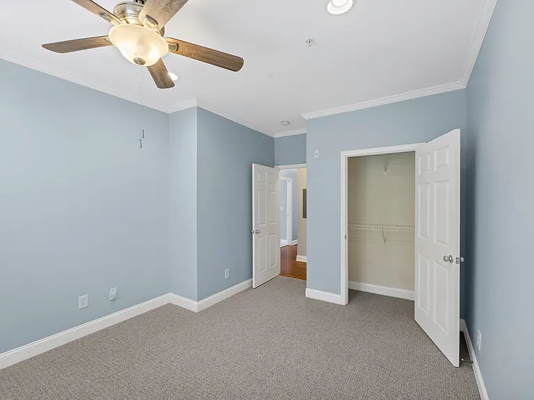 1000 E Woodlawn Rd #417 — Photo 18