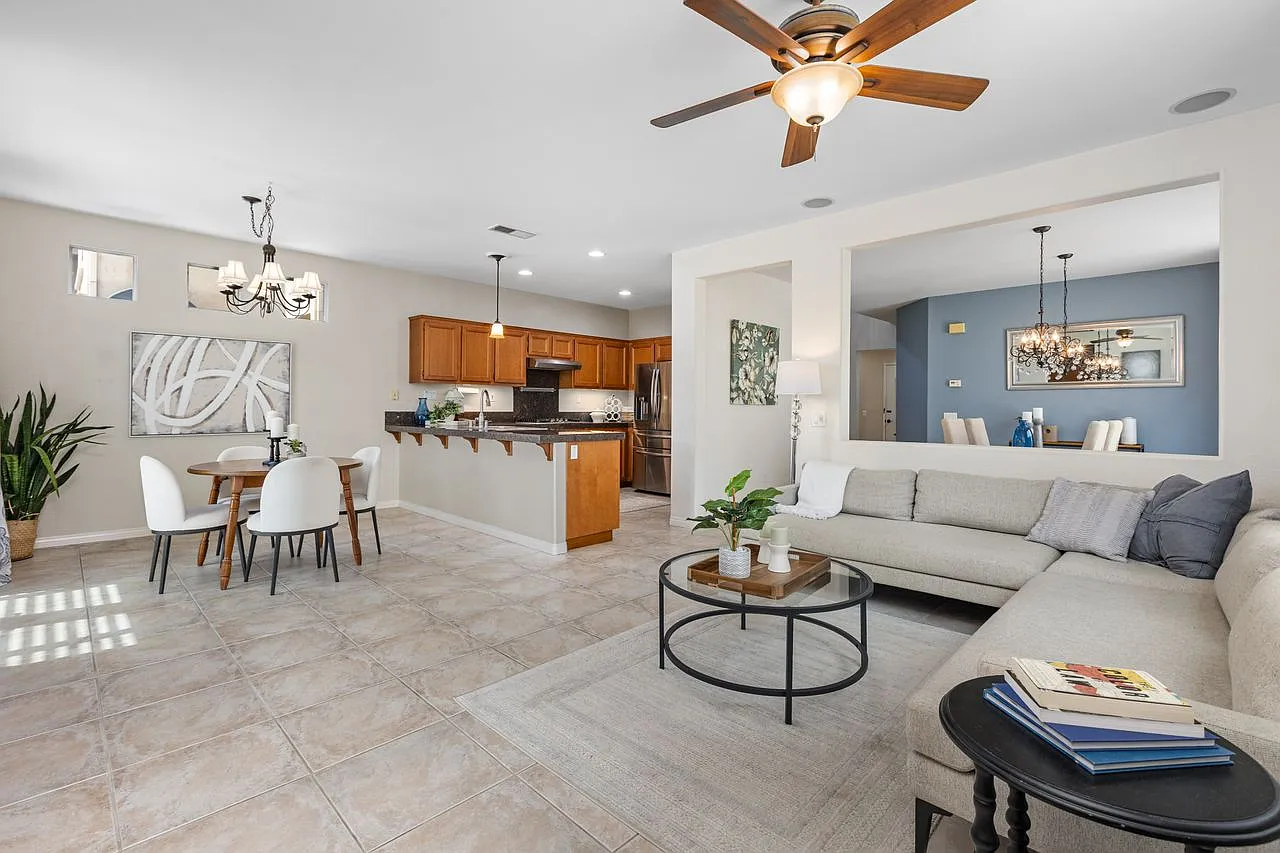 5 bed, 2322 sqft, $4,900 — Photo 1