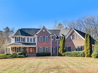 209 Yachtsmans Point Dr, Lexington, NC 27292