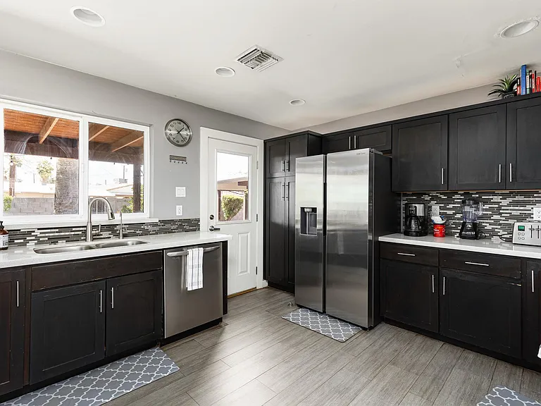 1624 S Parkside Dr — Photo 10
