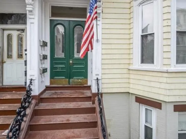 21 Westgate Road, West Roxbury, MA 02132