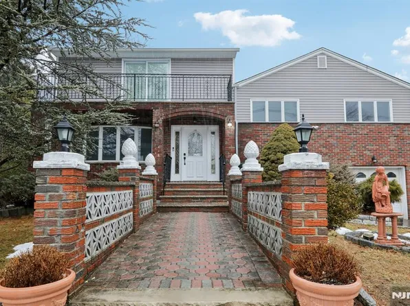 166 De Long Ave, Dumont, NJ 07628