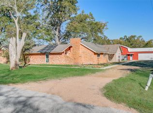 36824 Lariat Ln, Wallis, TX 77485