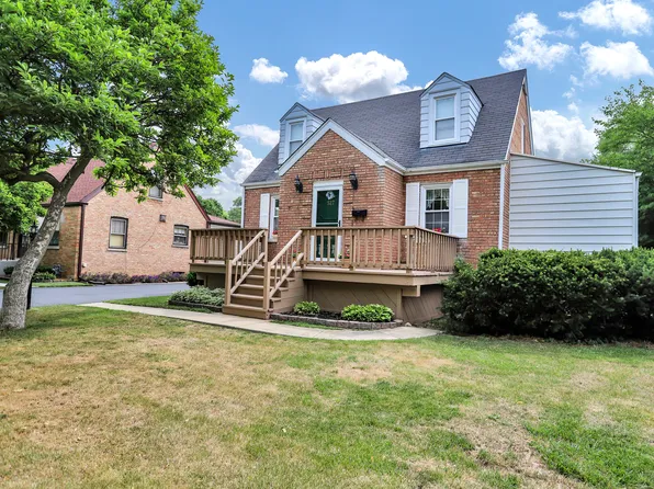 527 S Harvard Ave, Villa Park, IL 60181