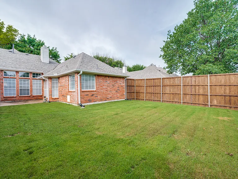 1420 Capstan Dr — Photo 24