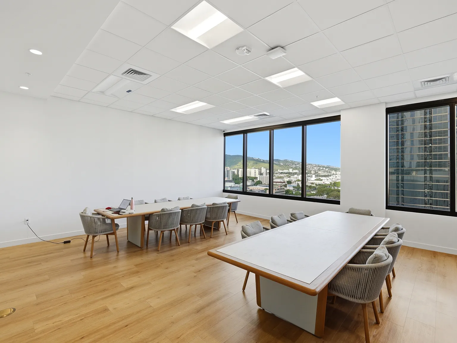 2 bed, 1074 sqft, $4,650 — Photo 3