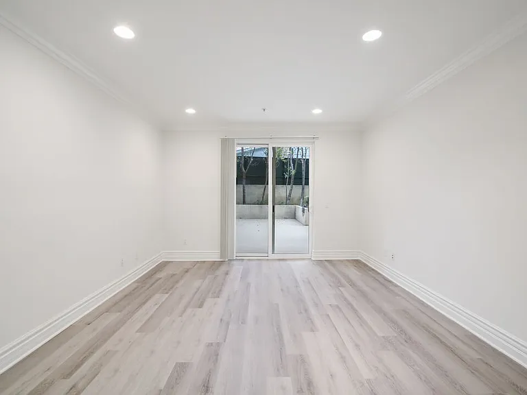 2306 Fox Hills Dr #103 — Photo 24