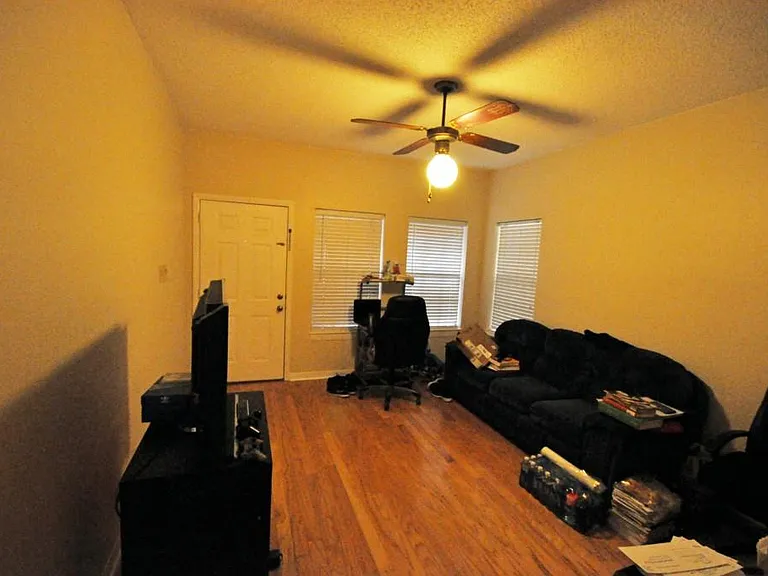 2216 San Gabriel St #203 — Photo 6