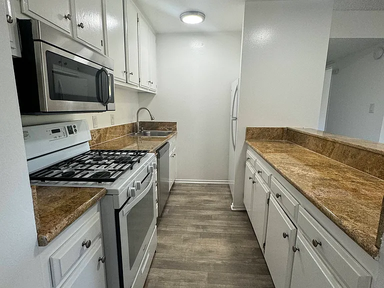 The Westwood Park Apartments — Photo 21