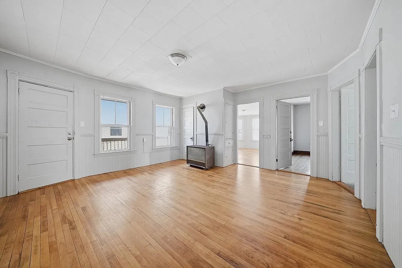 4 bed, 1495 sqft, $2,500 — Photo 3