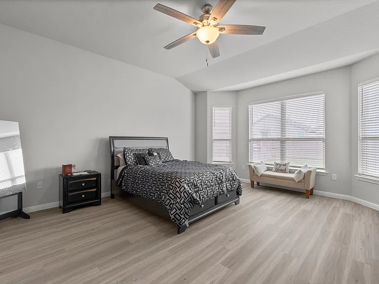 5806 Larkspur Valley — Photo 13