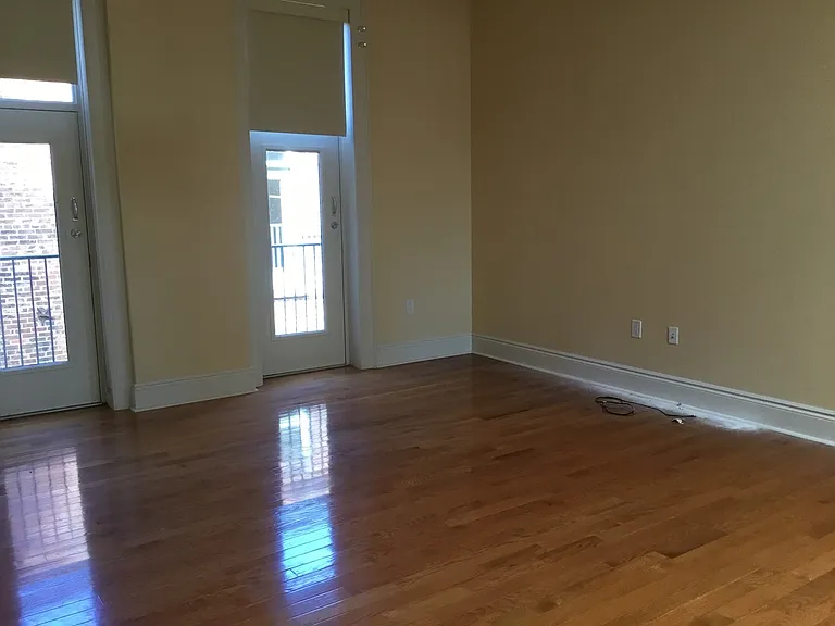 401 N Brady St — Photo 14